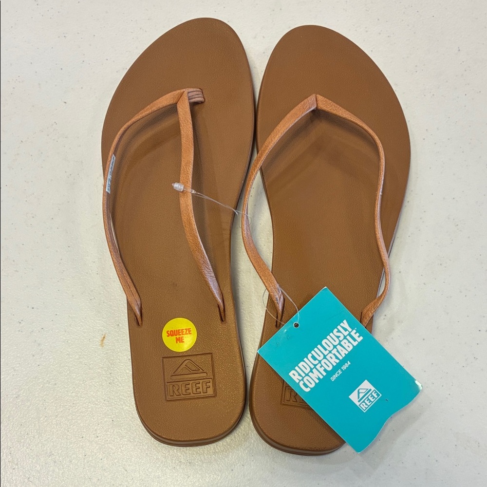 NWT Reef Cushion Comfort Women’s Sandals Size 11, Tan